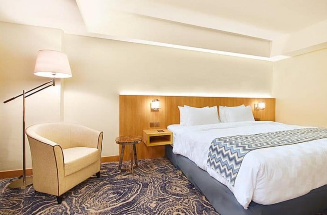 Louis Kienne Hotel Simpang Lima Semarang Dış mekan fotoğraf