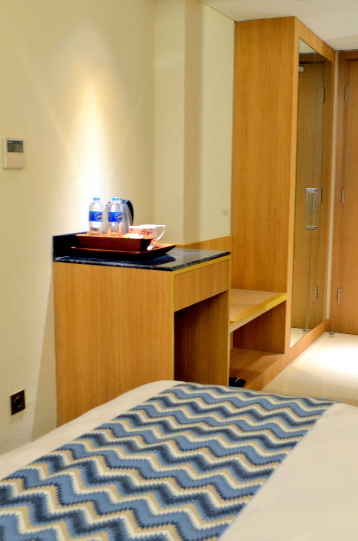Louis Kienne Hotel Simpang Lima Semarang Dış mekan fotoğraf